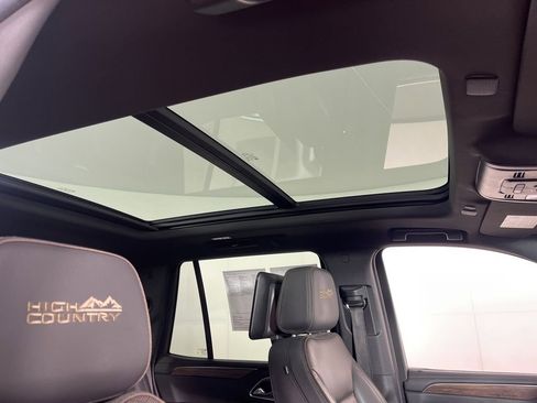 Used 2021 Chevrolet Tahoe High Country w/ Premium Package image 5