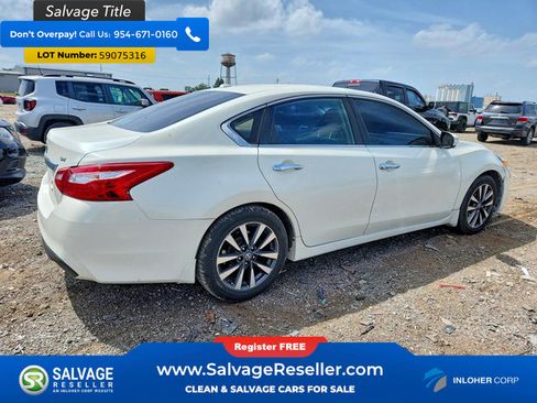 Used 2017 Nissan Altima 2.5 SV w/ Convenience Package FWD image 4
