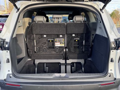 Used 2024 Toyota Sienna XLE image 39