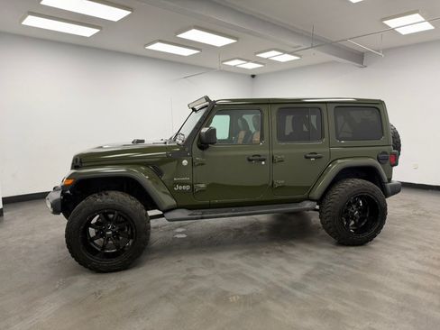 Used 2021 Jeep Wrangler Unlimited Sahara w/ Uconnect 4C Nav & Sound Group AWD/4WD image 8