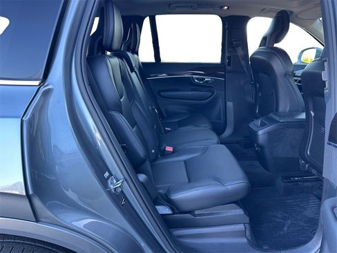 Used 2017 Volvo XC90 T5 Momentum w/ Vision Package image 16
