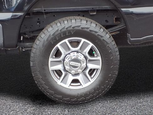 Used 2024 Ford F250 Lariat AWD/4WD image 3