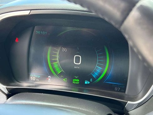 Used 2017 Chevrolet Volt Premier w/ Driver Confidence II Package FWD image 17