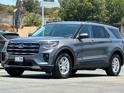 New 2026 Ford Explorer Active w/ Active Comfort Package RWD image 7