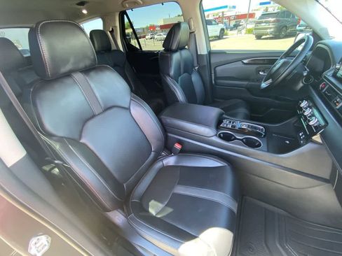Used 2025 Honda Pilot Touring image 26