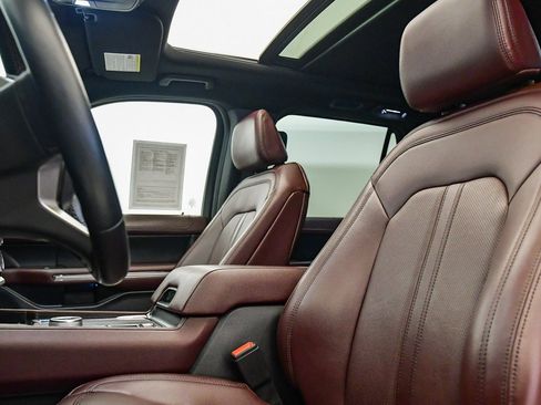 Used 2023 Ford Expedition Limited image 19