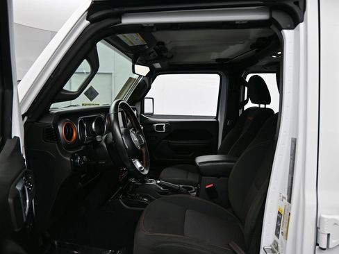 Used 2023 Jeep Gladiator Mojave image 11
