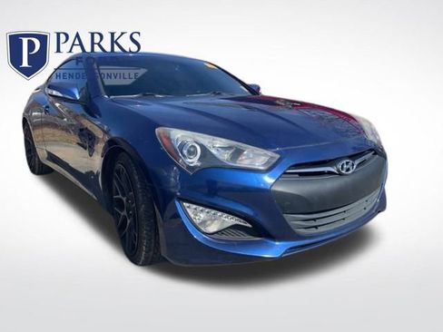 Used 2015 Hyundai Genesis 3.8 image 1