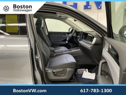 New 2026 Volkswagen Tiguan SE image 11