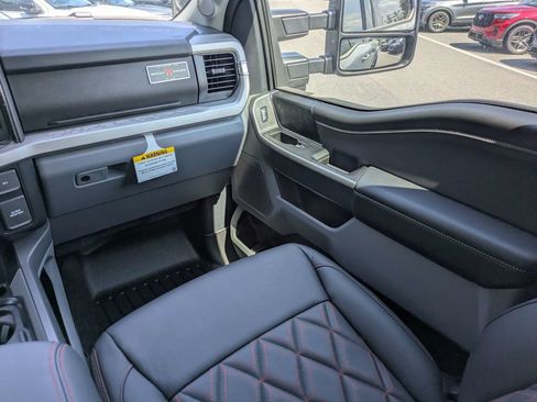 New 2026 Ford F250 XLT w/ XLT Premium Package AWD/4WD image 17