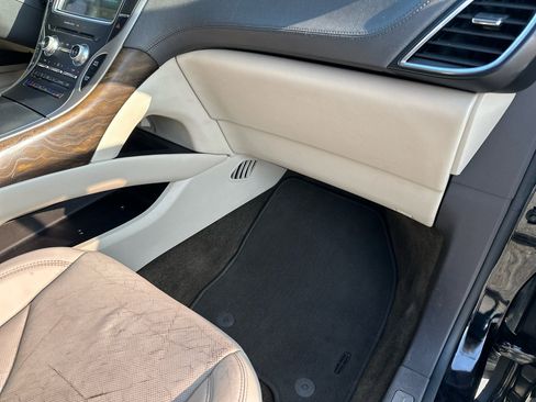 Used 2016 Lincoln MKX Reserve w/ Climate Package image 36