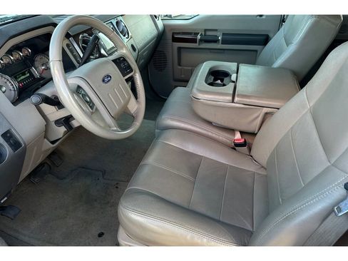 Used 2008 Ford F550 XLT image 12