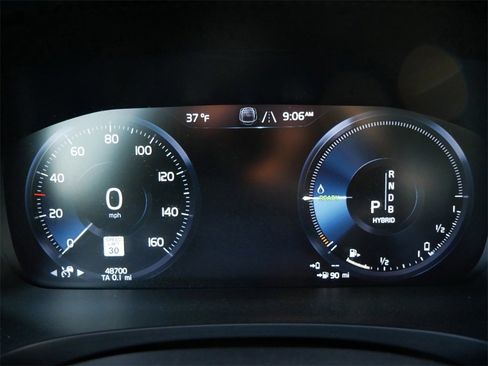 Used 2018 Volvo S90 T8 Inscription w/ Convenience Package image 27