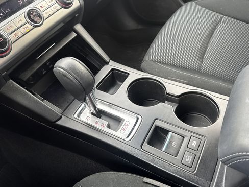 Used 2017 Subaru Outback 2.5i Premium image 20