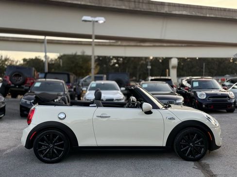 Used 2016 MINI Cooper S image 8