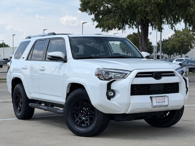 Used 2023 Toyota 4Runner SR5 Premium w/ Moonroof Package RWD image 2