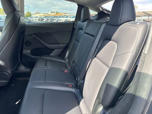 Used 2023 Tesla Model Y Performance image 21