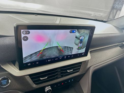 Used 2025 Ford Explorer Platinum w/ LUX Leather Package image 22