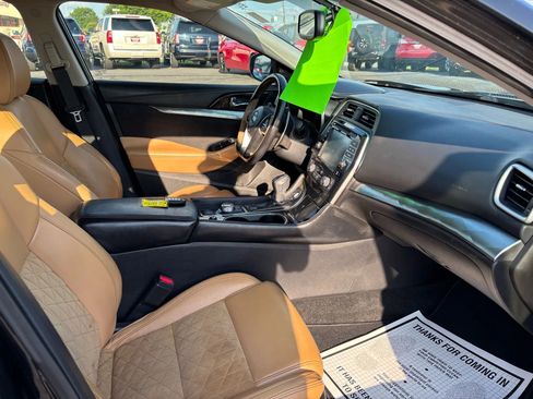 Used 2016 Nissan Maxima SR image 7