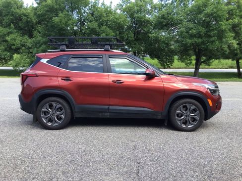 Used 2024 Kia Seltos S AWD/4WD image 8