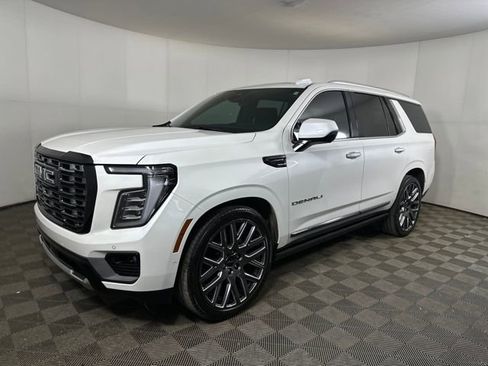 Used 2025 GMC Yukon Denali Ultimate w/ LPO, Floor Liner Package image 7
