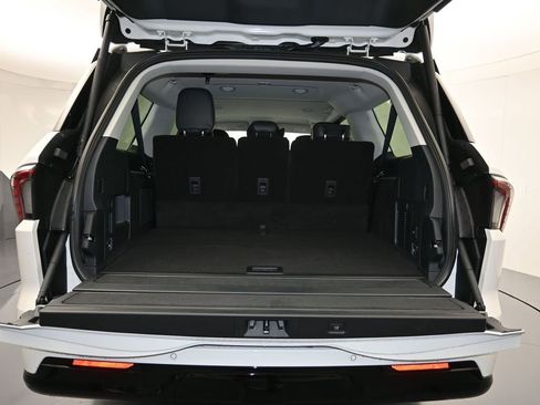 New 2026 Lincoln Navigator L Premier AWD/4WD image 25