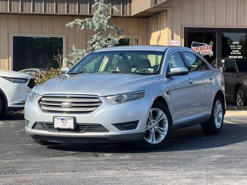 Used 2016 Ford Taurus SEL FWD image 2