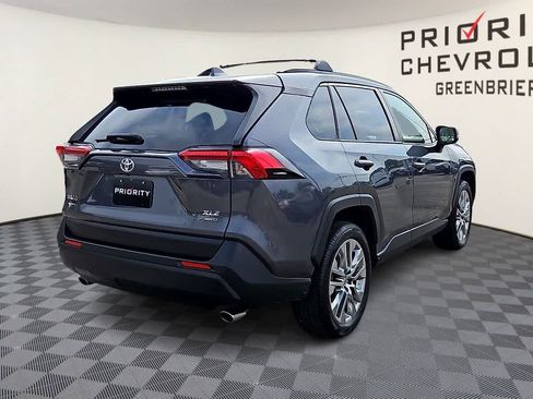 Used 2019 Toyota RAV4 XLE Premium w/ Cold Weather Package AWD/4WD image 8
