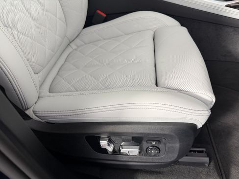 Used 2026 BMW X5 xDrive50e AWD/4WD image 34
