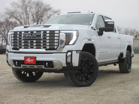 New 2026 GMC Sierra 2500 Denali w/ Denali Reserve Package image 9