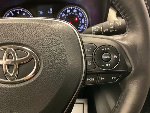 Used 2020 Toyota RAV4 XLE image 19