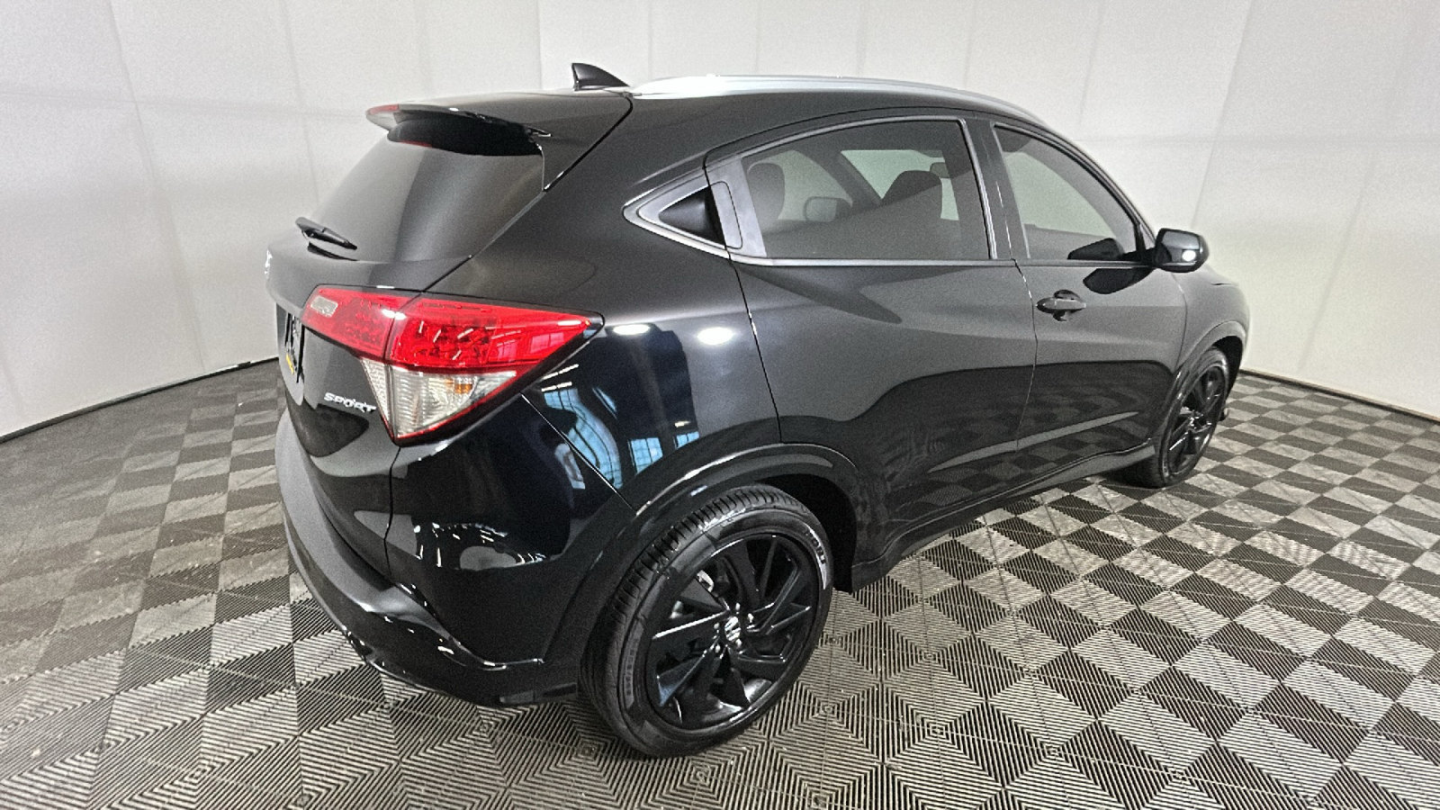 Used 2021 Honda HR-V Sport image 2