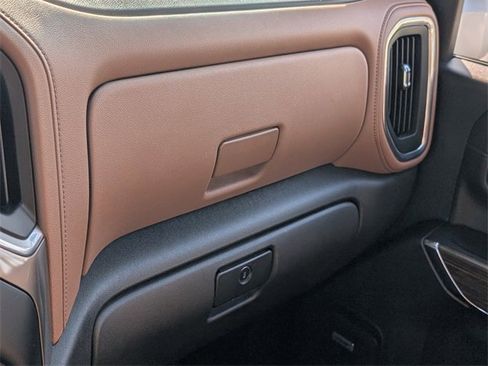 Used 2023 Chevrolet Silverado 3500 High Country w/ Technology Package image 27