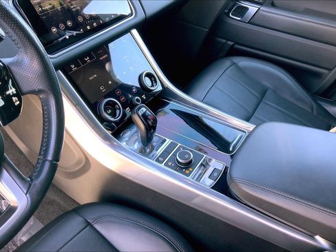 Used 2019 Land Rover Range Rover Sport HSE image 16