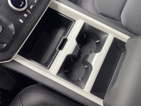 Used 2025 Land Rover Defender 110 S image 62