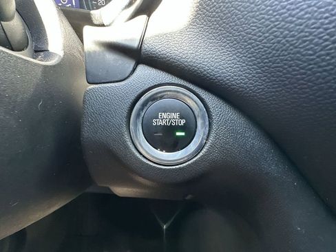 Used 2023 Chevrolet Equinox LT FWD image 24