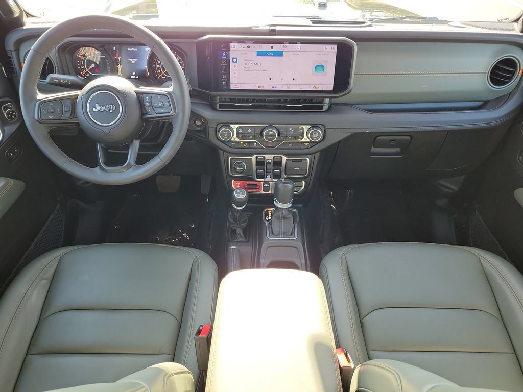 Used 2025 Jeep Gladiator Mojave w/ Convenience Group AWD/4WD image 14