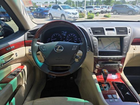 Used 2010 Lexus LS 460 L image 12