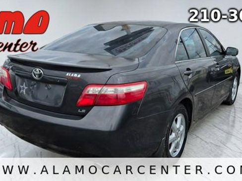 Used 2009 Toyota Camry LE FWD image 5