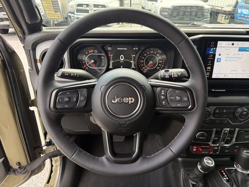 Used 2026 Jeep Wrangler Unlimited Sport AWD/4WD image 28
