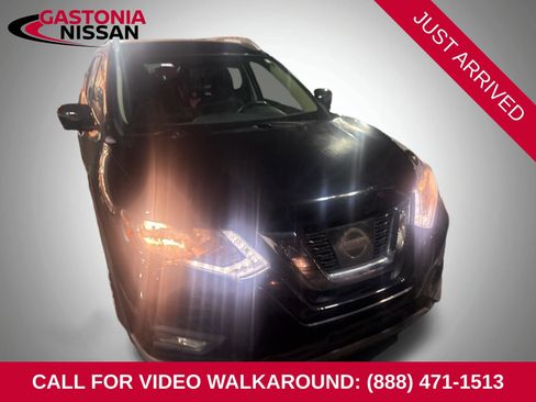 Used 2017 Nissan Rogue SV w/ SV Premium Package image 1