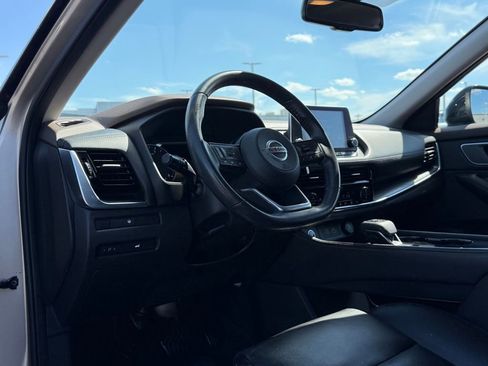 Used 2021 Nissan Rogue SL FWD image 11