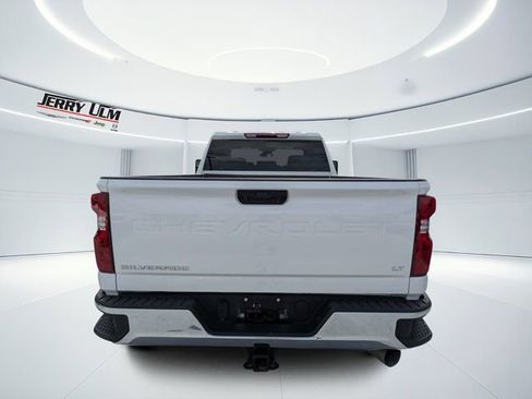 Used 2025 Chevrolet Silverado 2500 LT w/ Convenience Package AWD/4WD image 4