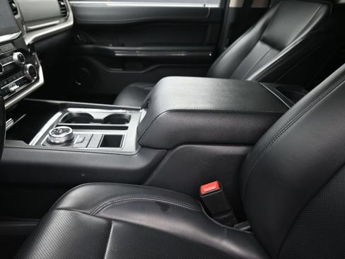 Used 2024 Ford Expedition XLT RWD image 21