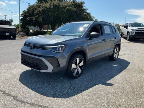 Used 2025 Volkswagen Taos S AWD/4WD image 1