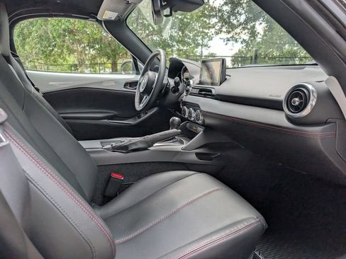 Used 2018 MAZDA MX-5 Miata Grand Touring RWD image 15