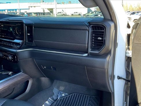 Used 2024 Chevrolet Silverado 2500 LTZ w/ LTZ Convenience Package image 16