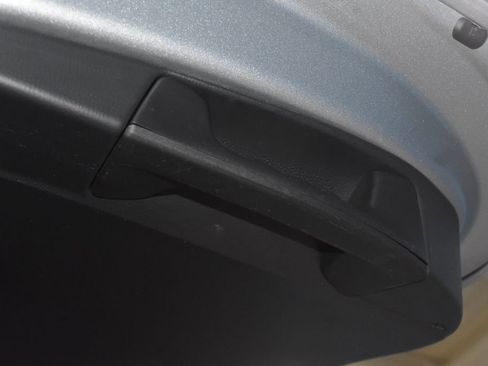 Used 2021 Toyota RAV4 LE AWD/4WD image 31