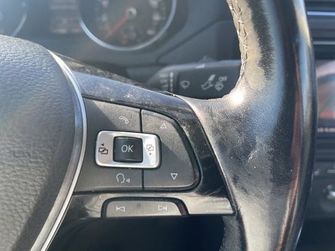 Used 2017 Volkswagen Jetta SE image 19