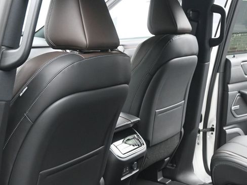 New 2026 Nissan Armada SL w/ Captain's Chari Seat Package image 19